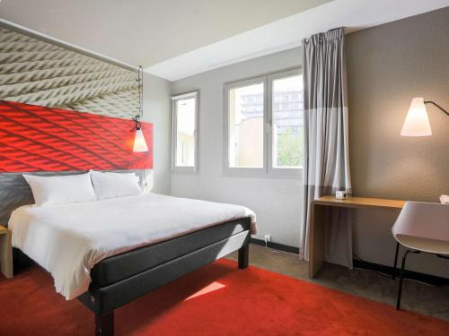 Saint-Priest-en-Jarez Hotel | Ibis Saint Étienne - La Terrasse