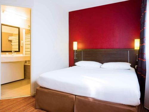 Nantes Centre Hotel | ibis Styles Nantes Centre Place Royale