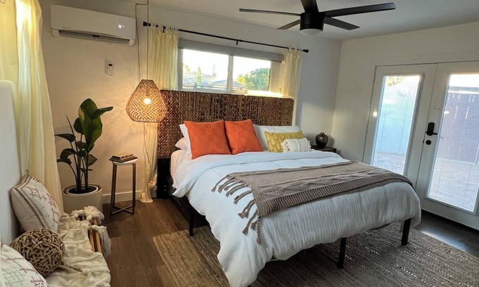 Camelback East Apartment | IBIZA - Charming, Chic Suite in Biltmore Area - King, Wifi, Mins from Airport