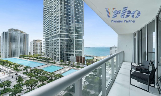 Downtown Miami Condo | ICON W BRICKELL BY IMD MIAMI VACATION RENTALS FANTASTIC POOL OCEAN 1BR/1BA/DEN