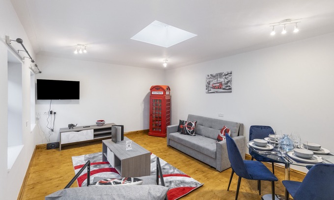 Golders Green Apartment | Iconic London Apartment - Excellent Location