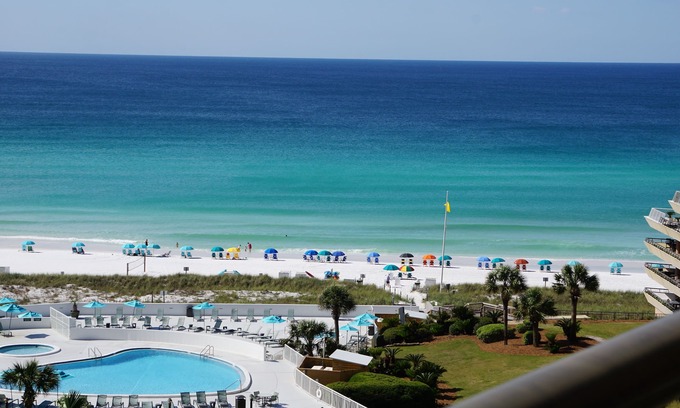 Miramar Beach Condo | ICONIC MIRAMAR BEACH EDGEWATER 2/2! SPECTACULAR GULF VIEWS!BCH SRVC INCL!