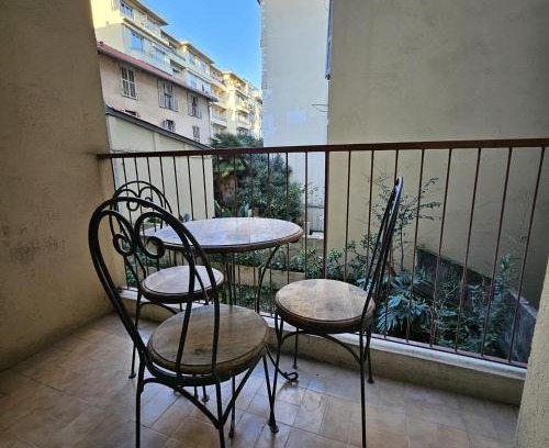 Liberation Apartment | Idéal Central Calme Cosy Chaleureux Zen Appartement Mignon