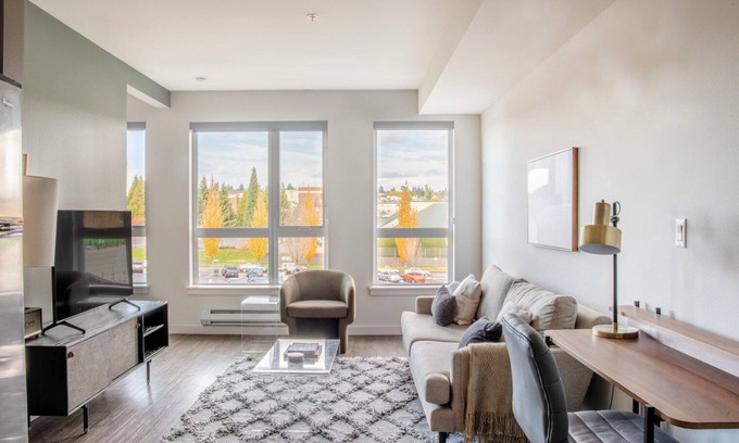 West Woodland Apartment | Ideal Ballard 1BR w/Lounge, nr Restaurants & Bars, by Blueground