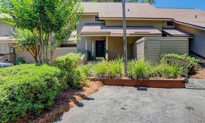 Palmetto Dunes House | Ideal beach villa w/shared pool, golf course view, & more