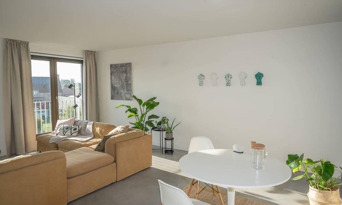 Zwijnaarde Apartment | Ideal Family Retreat in Ghent