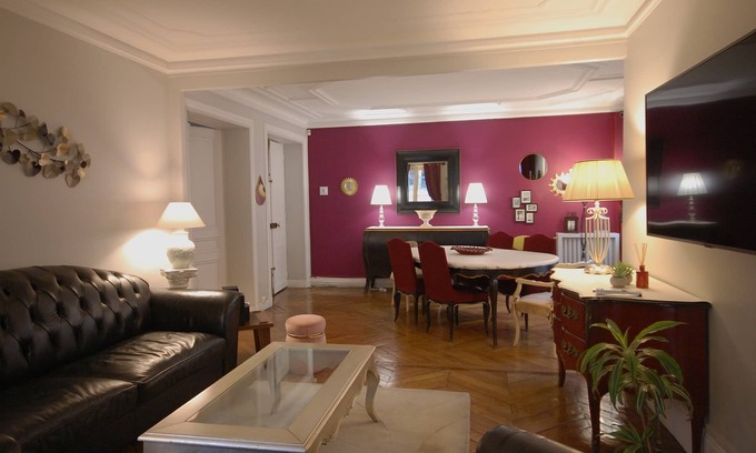 8th Arrondissement Apartment | Ideal for family, friends, 2 bedrooms, 2 BR, 2 WC, 5 mn walk from Champs-Elysées