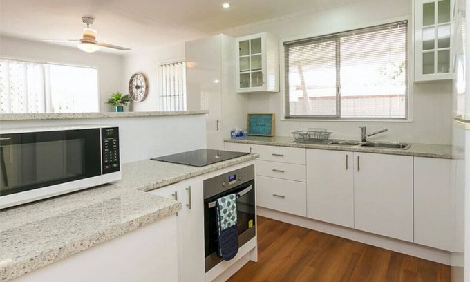 Torquay House | Ideal for Tradies and Families. BBQ, WiFi, Pet friendly