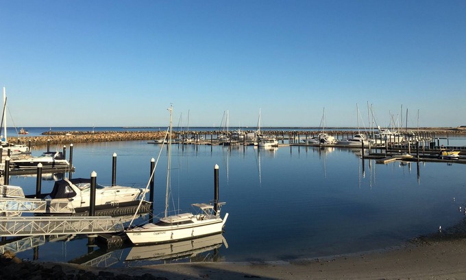 North Haven House | IDEAL LOCATION IN NORTH HAVEN. SUITABLE FOR FAMILIES. WATCH THE YACHTS