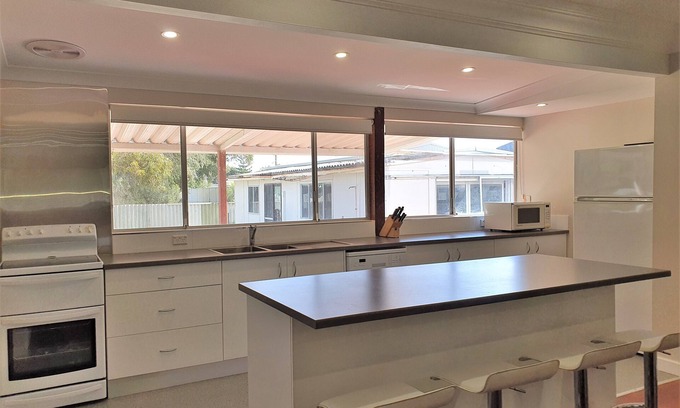 Lancelin House | Ideal Location close to shopping area and bakery
