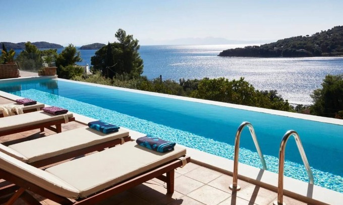 Achladies Villa | Ideal location close to the beach