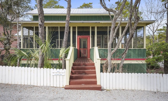 Seaside Cottage | Ideal location! Just a Short Walk to Town and Beach in Seaside, FL + 2 Bikes!