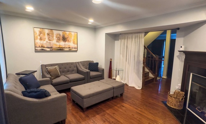 Woodbridge House | Ideal Stay for Relocators - Central & Convenient