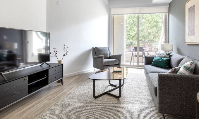 Westchester Apartment | Ideal Westchester 1BR w/ Pool, Gym, nr. beach & LAX, by Blueground