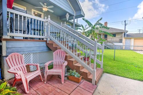 Galveston Apartment | Ideally Located Galveston Apartment By Beach!
