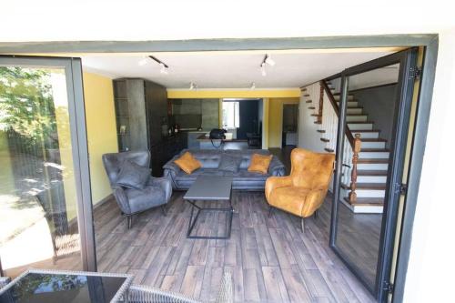 Telavi Apartment | Ideally located spacious 3 bedroom house