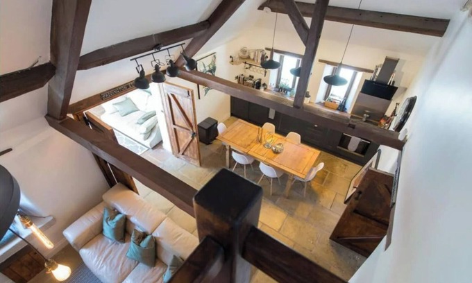 Brimpsfield House | *Idyllic Barn: Cotswold Hideaway Stunning Village*