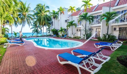 Tower Isle Apartment | Idyllic Beachfront Condo