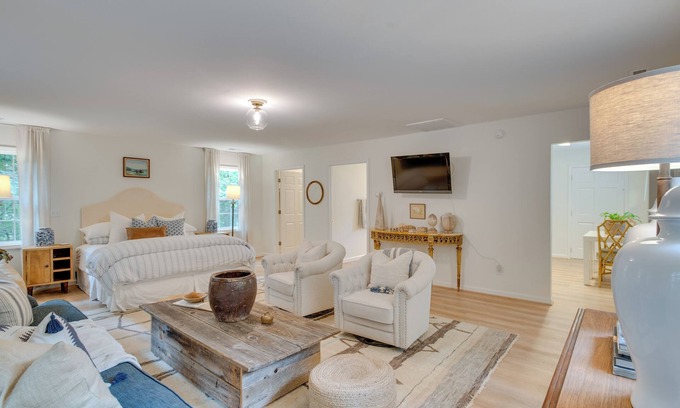 Cave Spring Apartment | Idyllic Cave Spring Studio w/Patio & Fire Pit!