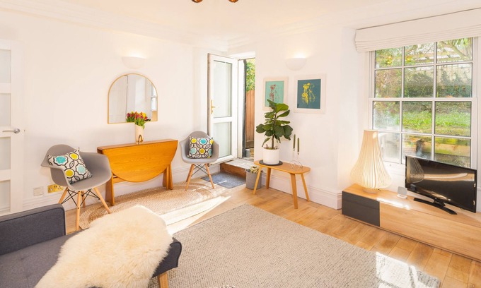 Cotham Apartment | Idyllic Clifton Hideaway - Stunning Garden Flat