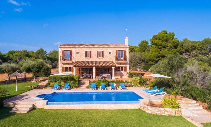 Santanyi House | Idyllic, coastal finca with infinity pool and beautiful landscape views