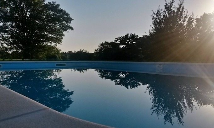 Lozay Cottage | Idyllic Country Cottage with Stunning Heated Swimming Pool