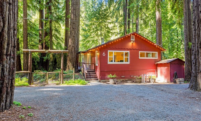 Cazadero Cabin | Idyllic creekside getaway- cozy, cute & updated