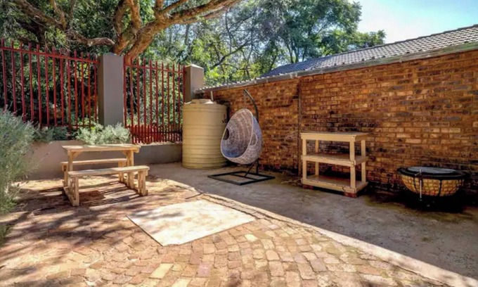 Tierpoort Cottage | Idyllic getaway surrounded by lush greenery on the outskirts of Pretoria.