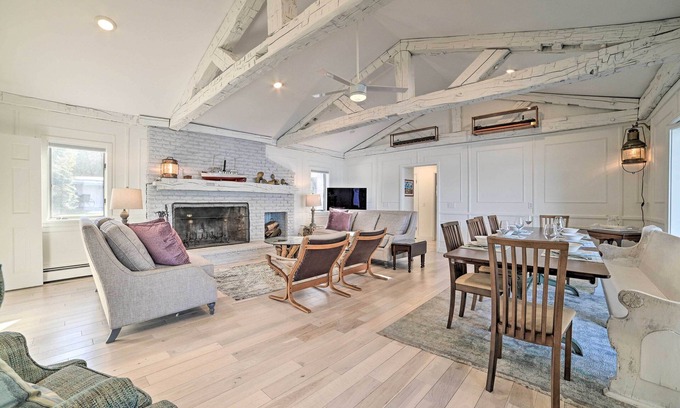 Suttons Bay House | Idyllic Suttons Bay Home w/500' of Waterfront
