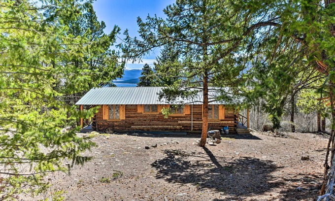 Twin Lakes Cabin | Idyllic Twin Lakes Escape w/Deck + Fire Pit!