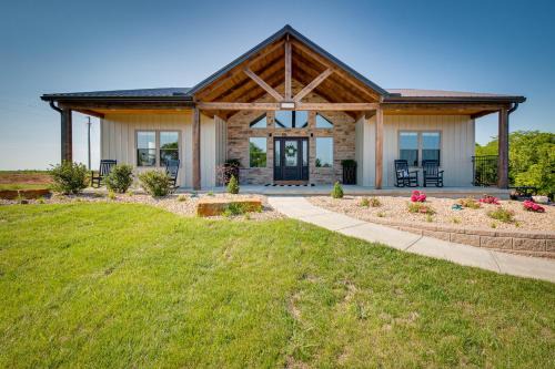 Williamstown House | Idyllic Williamstown Retreat with Hot Tub and Pool!