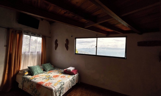 Santa Barbara Apartment | If you are looking for a place to rest or work, this is the place to come and discover.