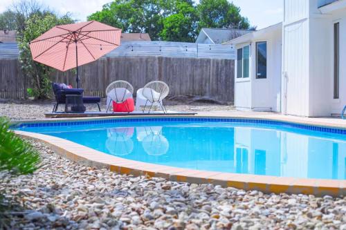 McNeil House | IG-worthy private pool near the Domain
