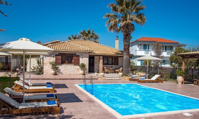Kalamaki Villa | Iguana Villa