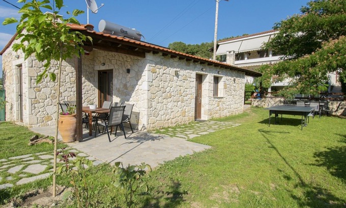 Fourka House | Ikarion Village Home by RentalsPro