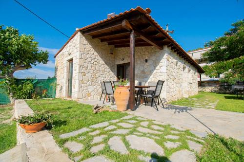Fourka House | Ikarion Village Home by RentalsPro- Fourka Halkidiki