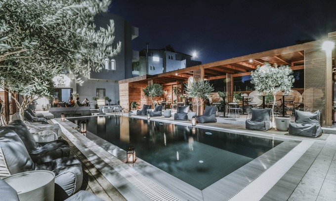 Malevizi House | Ikaros Suites