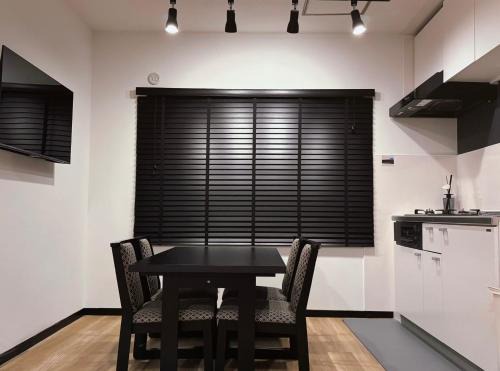 Sugamo Apartment | IKEBUKURO LoveSugamo 交通便利 山手線巣鴨駅徒歩3分 池袋駅4分 2ー4人 エレベーター WIFI 新宿 渋谷 銀座 浅草 銀座 原宿アクセス便利 空港直通