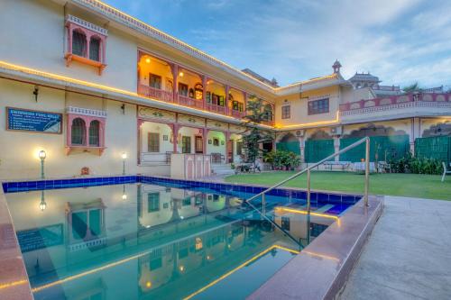 Paschim Vihar House | Ikshana Boutique