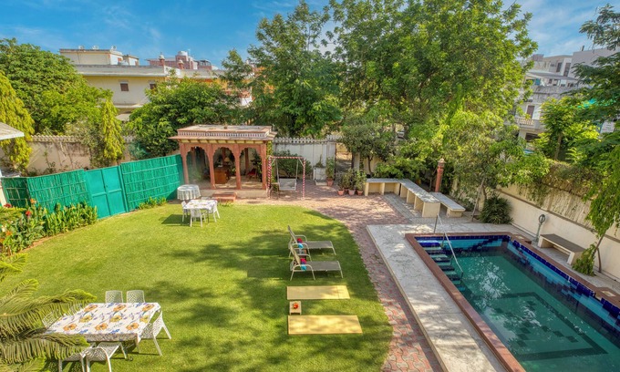 Paschim Vihar Bed & Breakfast | Ikshana Boutique