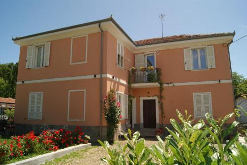 Acqui Terme Apartment | Il Melo Antico - appartamenti in villa d'epoca nel cuore del Monferrato