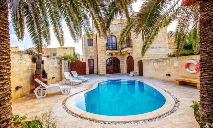 Gharb House | Il-Palma Holiday Farmhouse with Sunny Private Pool in Island of Gozo