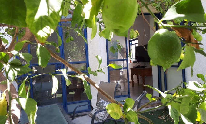 Herzliya Apartment | Illuminated village house, 3 floors, 3 bedrooms