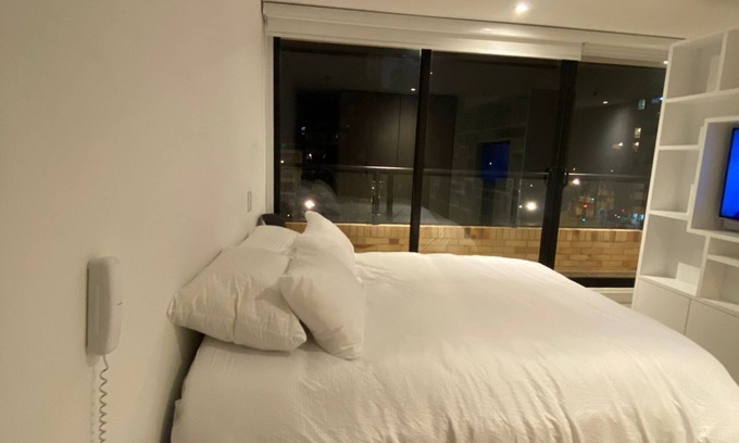 Chapinero Apartment | ILLUMINATED WITH BALCONY WIFI GYM CHAPINERO