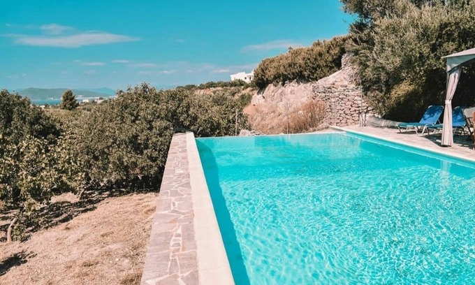 Ayioi Asomatoi House | Imagine your self sit out under the Greek sky
