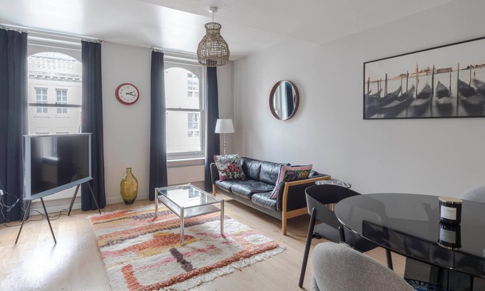 Carnaby Apartment | Immaculate 2-Bed Apartment in Prime Central London