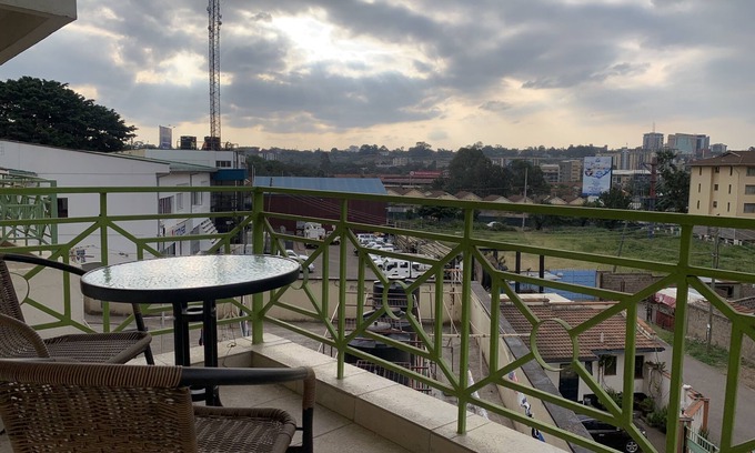 Nairobi West Apartment | Immaculate 2-Bedroom Apartment (FULLY FURNISHED)