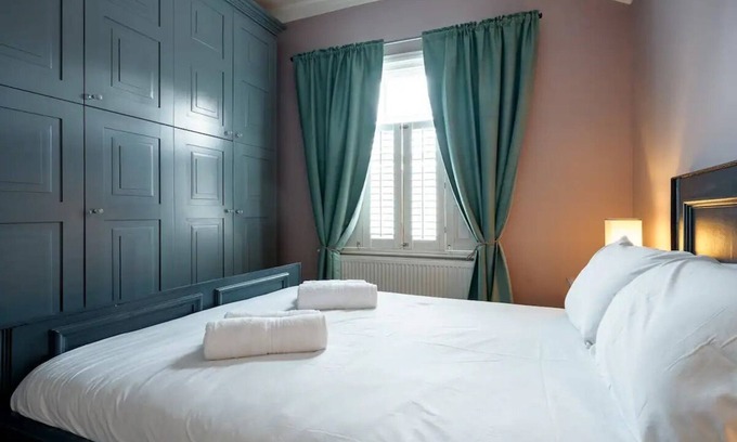 Streatham House | Immaculate 4-Bed House in London