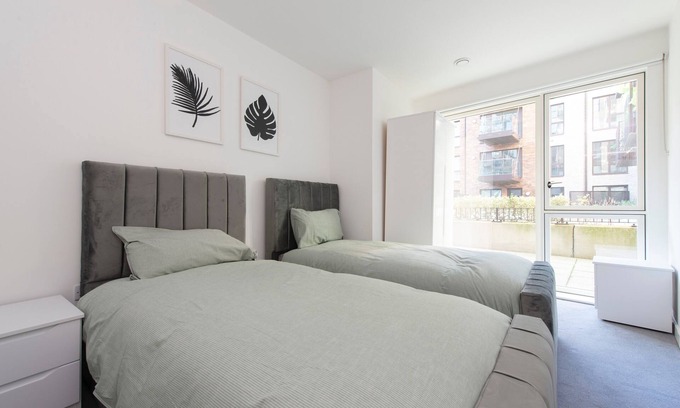 Stratford and New Town Apartment | Immaculate and Luxury 2 bed London Apartment