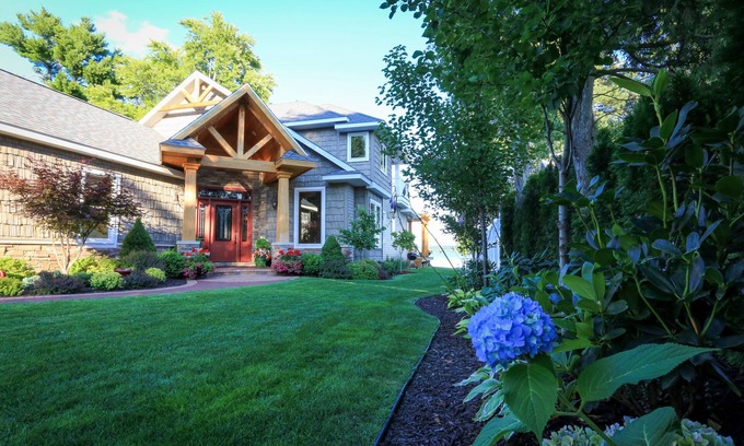 Cedar House | Immaculate Lake Leelanau home. Close to everything in the Leelanau Peninsula.